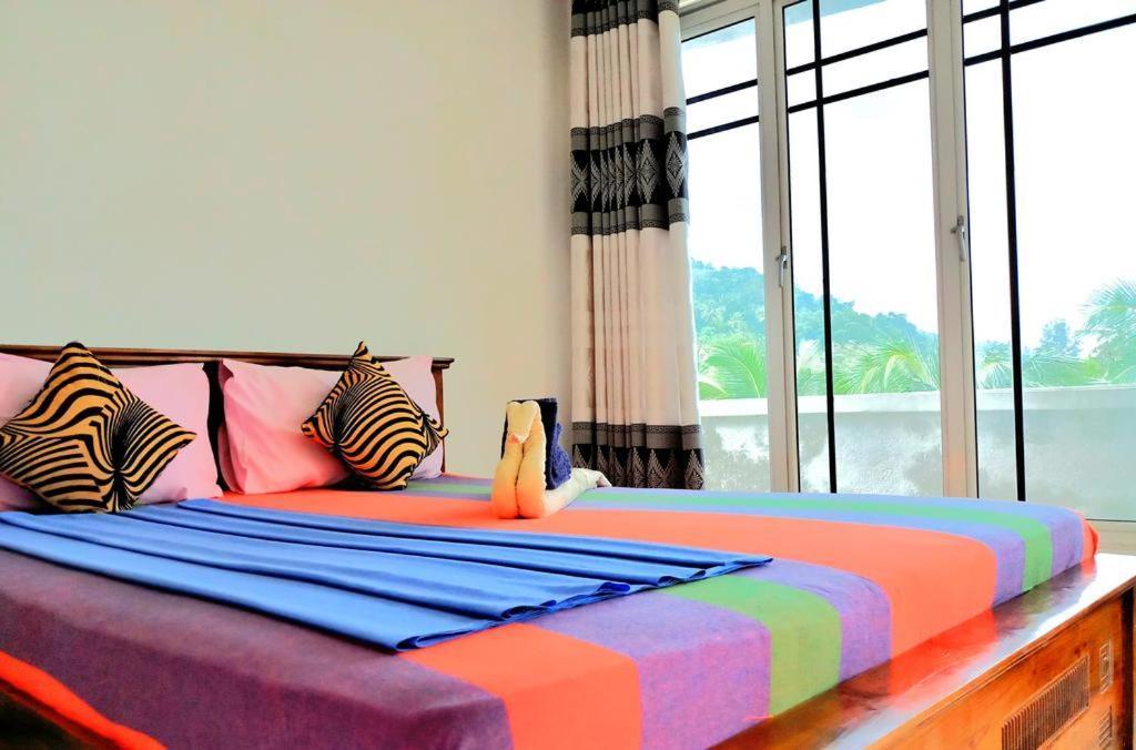 Kandyan Feel Free Homestay ภายนอก รูปภาพ