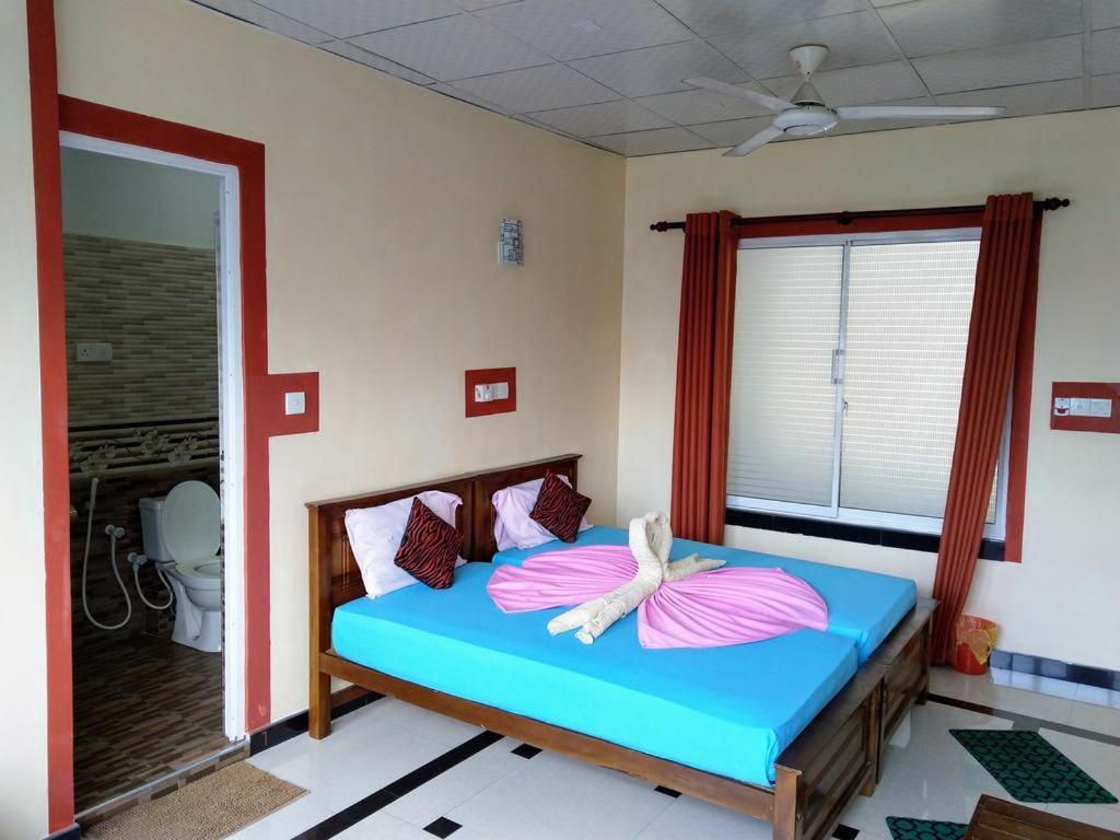 Kandyan Feel Free Homestay ภายนอก รูปภาพ
