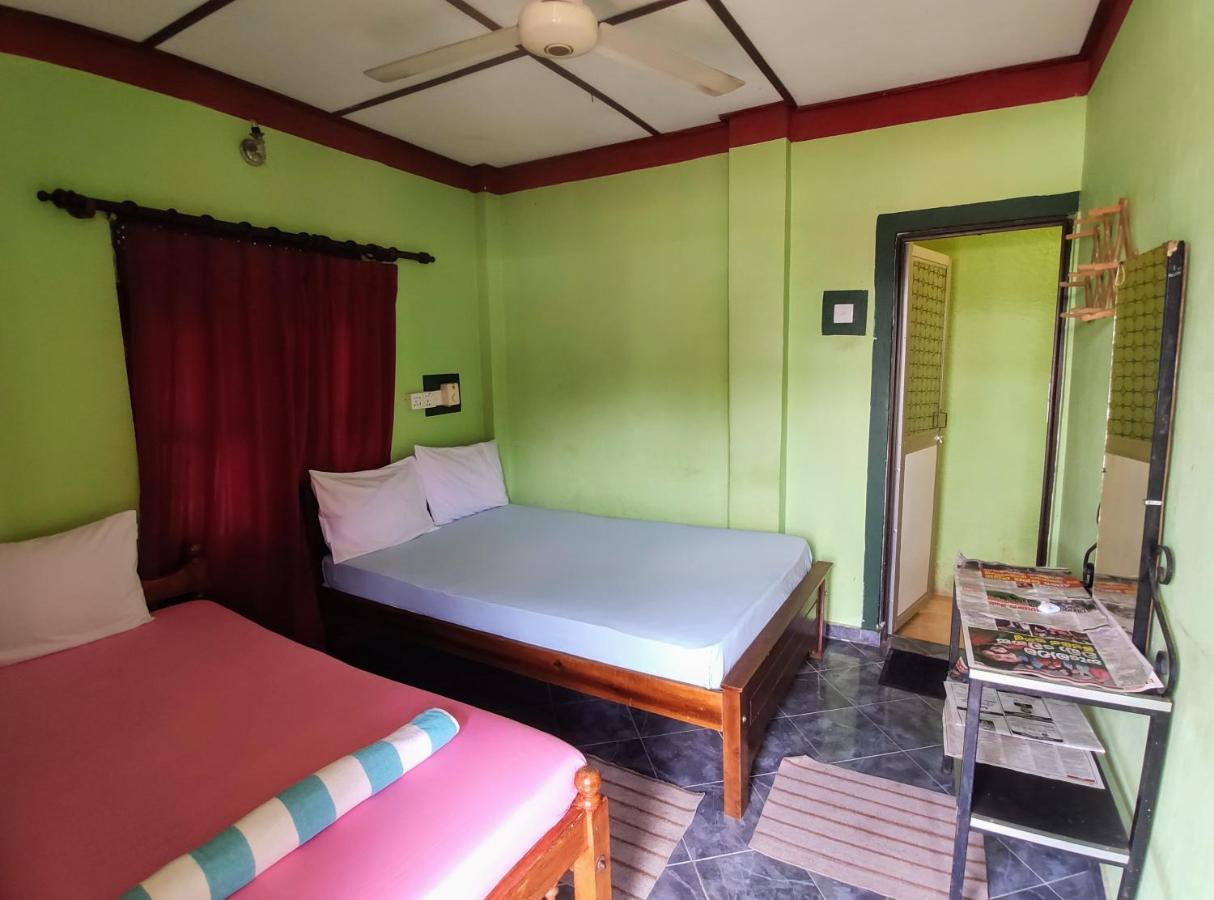 Kandyan Feel Free Homestay ภายนอก รูปภาพ