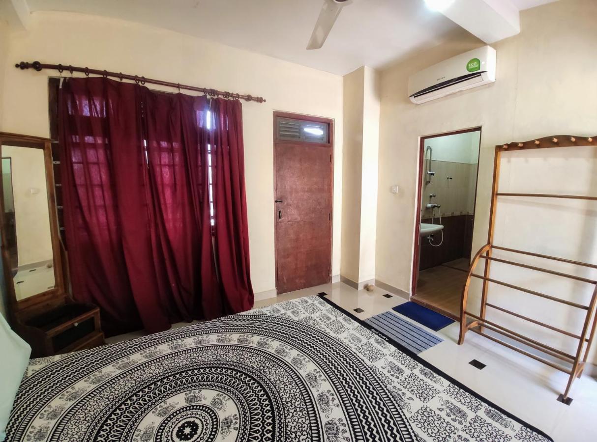 Kandyan Feel Free Homestay ภายนอก รูปภาพ