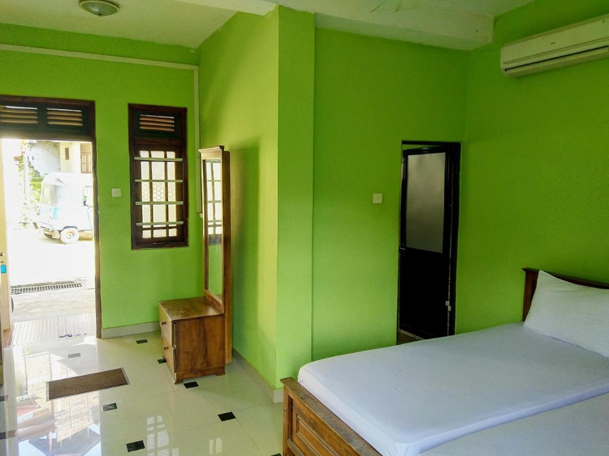Kandyan Feel Free Homestay ภายนอก รูปภาพ