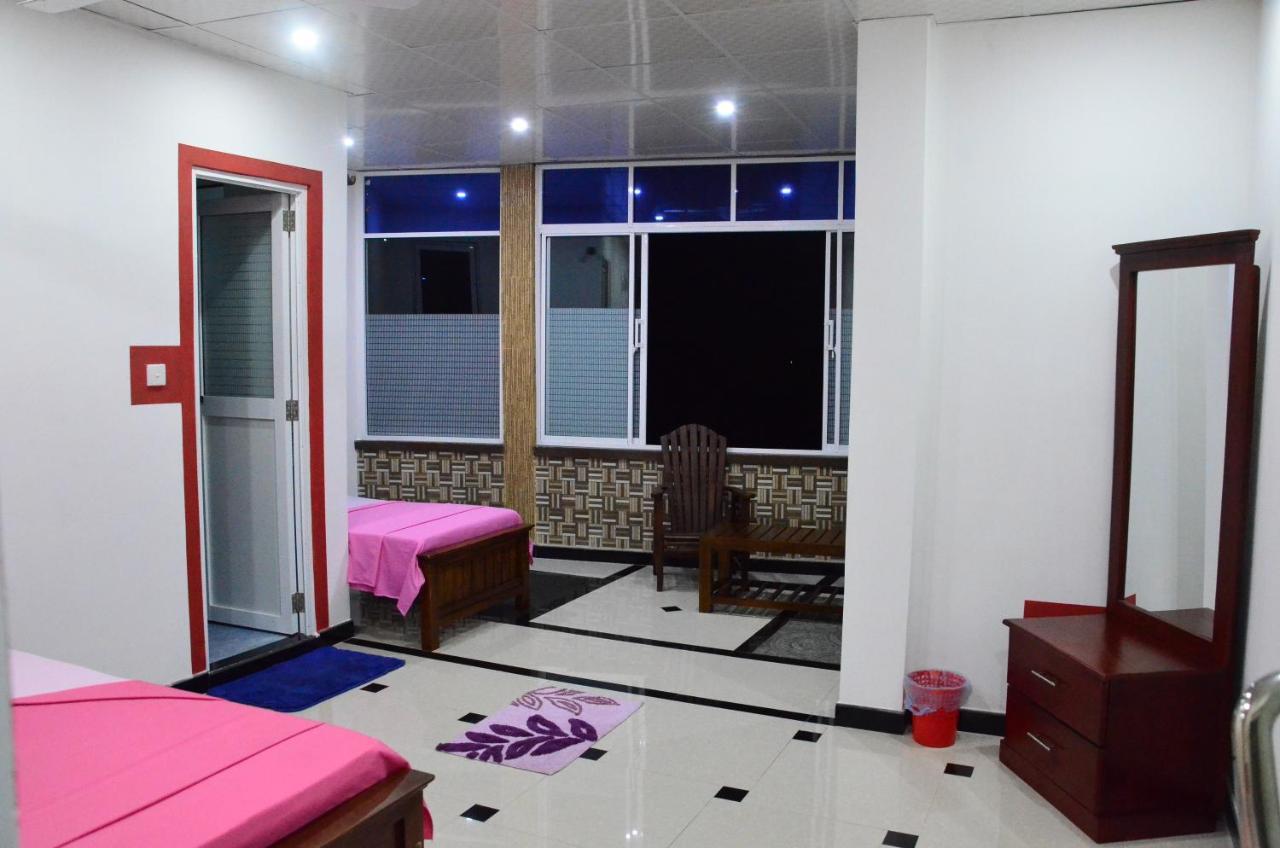 Kandyan Feel Free Homestay ภายนอก รูปภาพ